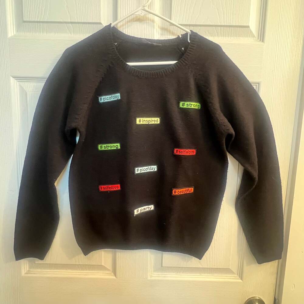Max Big Girls Scattered-Patches Embroidered Sweater Hashtag Sayings Size XL